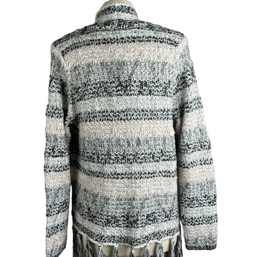 New Chico’s Light Gray Dark Charcoal Gray, Orchid & White Fringed Shawl Medium